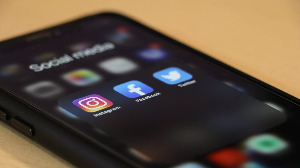 Social Selling: How Businesses Can Use Social Networks To Sell More in 2023